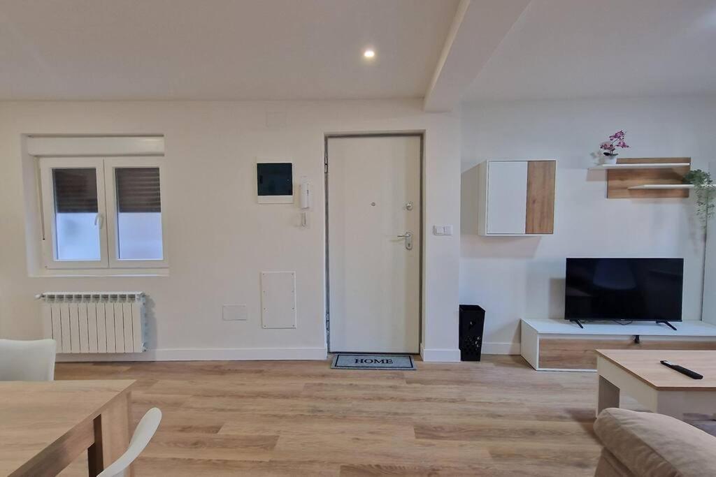 Apartamento Aires De Tineo Oviedo Ngoại thất bức ảnh